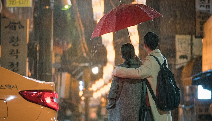 Rekomendasi Film Korean Drama Romantis Terpopuler, Something in the rain (soompi)